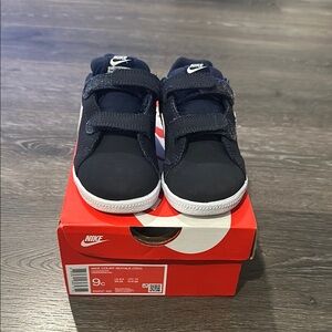 Nike Kids Navy Sneakers